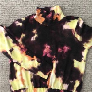 BP, tie dye cropped gathered waist turtleneck.